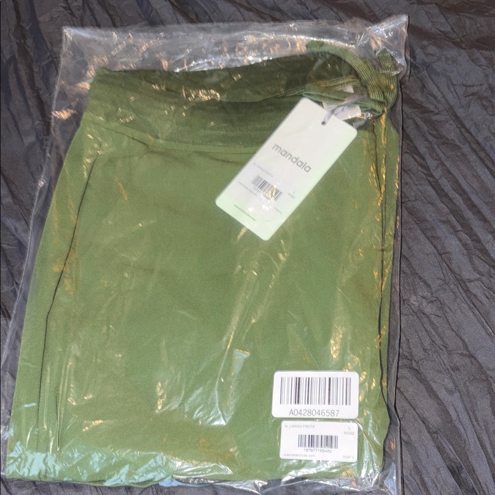 Mandala Men's Olive Green Cargo Pants